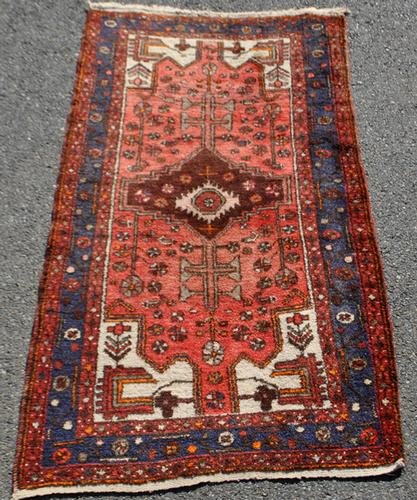 NICELY DESIGNED HAND WOVEN PERSIAN HAMEDAN, 6'6" X 3'3" (1 of 4)