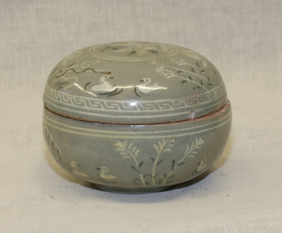 Old Korean Box. (1 of 5)