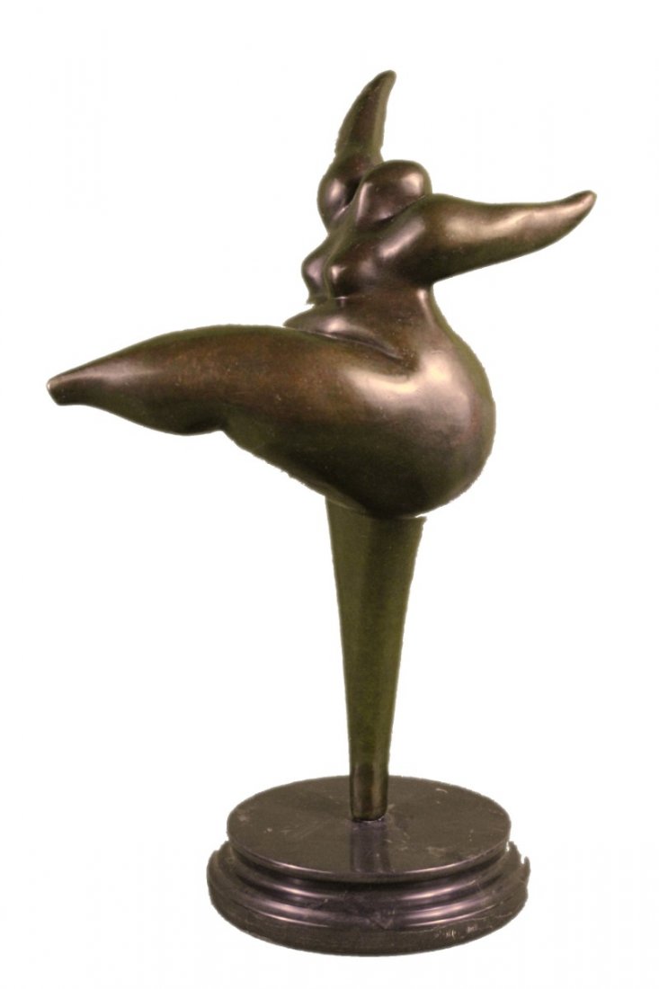 Modern Abstract Bronze Sculpture Female Dancer Statue: The Curvy Nude Woman Bends Her Knee To Make Her Next Move In Her Complex Dance. The Composition Recalls The Classical Sense Yet Adopts A Modern Abstract Flair That Gives Her Body An Added Emphasis On 