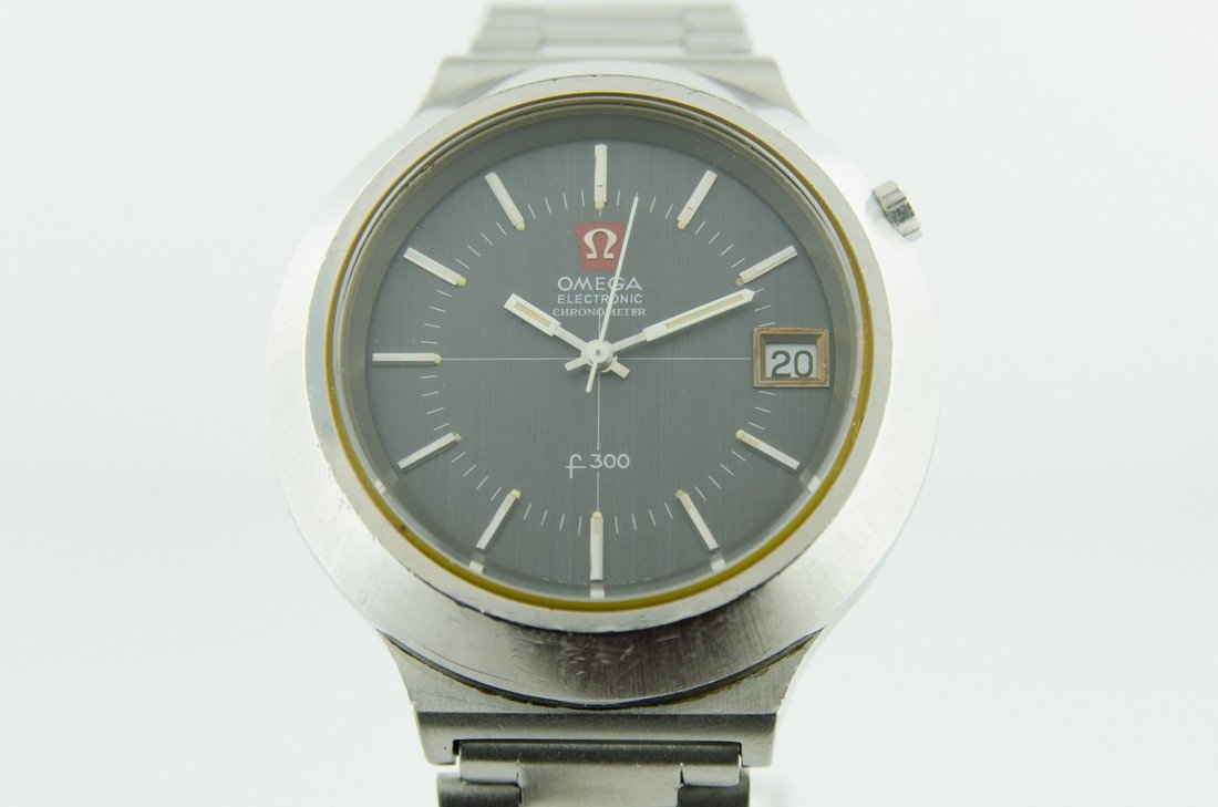 Oversized Omega Electronic (1 of 5)