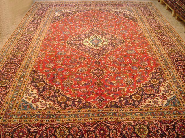 10x13 Persian Kashan Rug Hand knotted Phenomenally: Rug #:7071, Condition:Excellent, Exact Size: 9' 9'' x 13' 3'', Area Rug Size: 10x13, Age:1970s, Material: Wool on Cotton Foundation, Design:Kashan, Rug Handmade in Iran. You'll marvel at the details a
