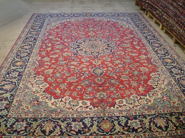 9x13 Persian Isafahan Rug Hand knotted Room Decor: Rug #:7091, Condition:Excellent, Exact Size: 9' 4'' x 12' 10'', Area Rug Size: 9x13, Age:1970s, Material: Wool on Cotton Foundation, Design:Isafahan, Rug Handmade in Iran. You'll marvel at the details