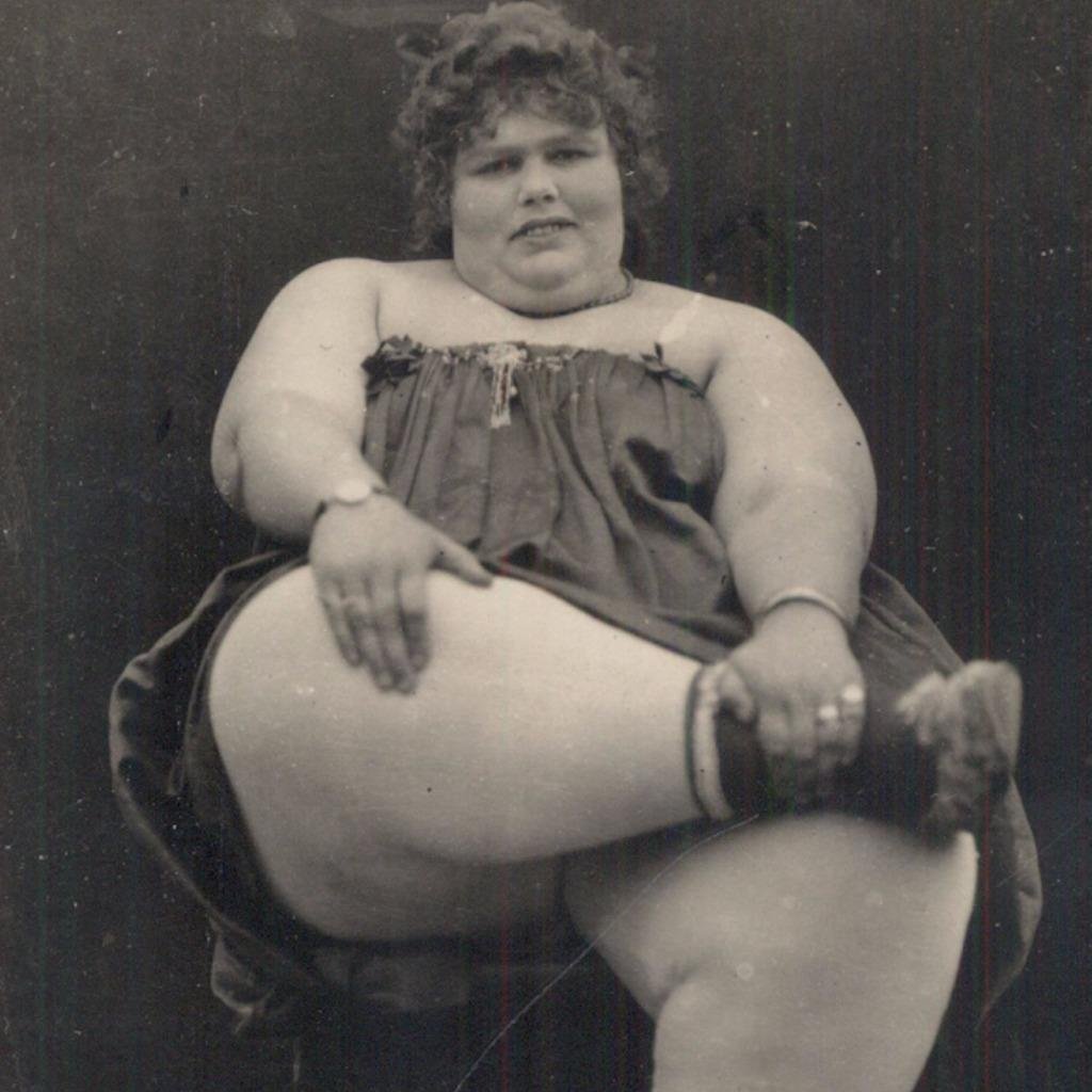 c.1930 Vintage RPPC Dolly Dimples(?) Circus Sideshow (1 of 3)