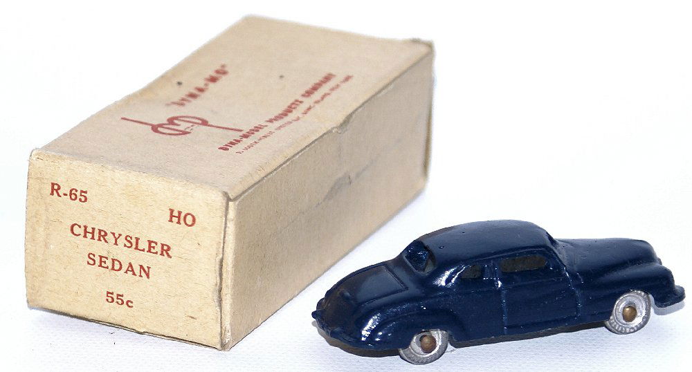 Vintage DYNA-MO DYNA-MODEL R-65 CHRYSLER SEDAN Slush (1 of 2)