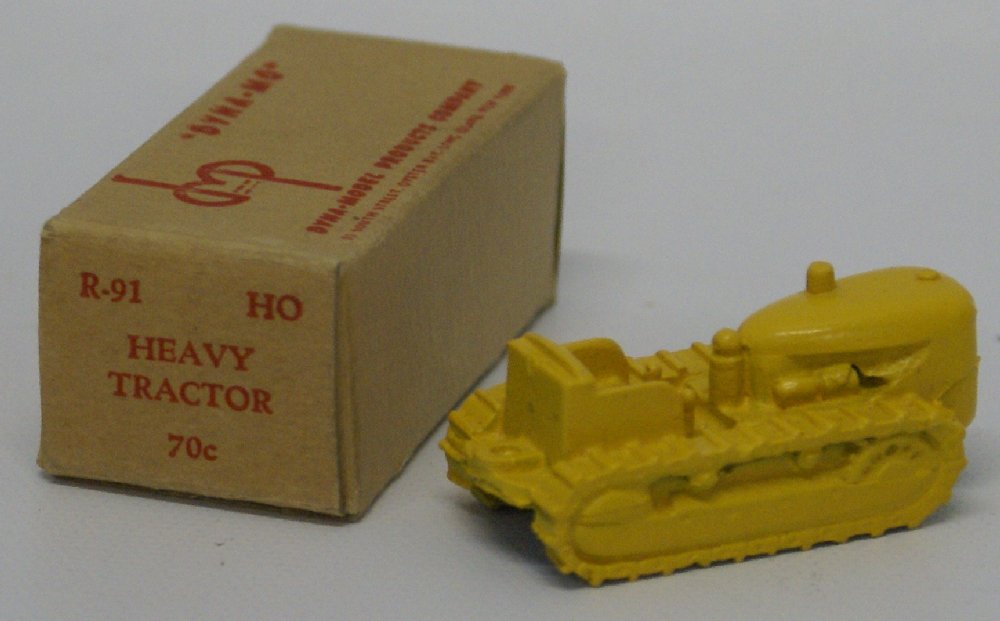 Vintage DYNA-MO DYNA-MODEL R-91 HEAVY TRACTOR Diecast (1 of 2)
