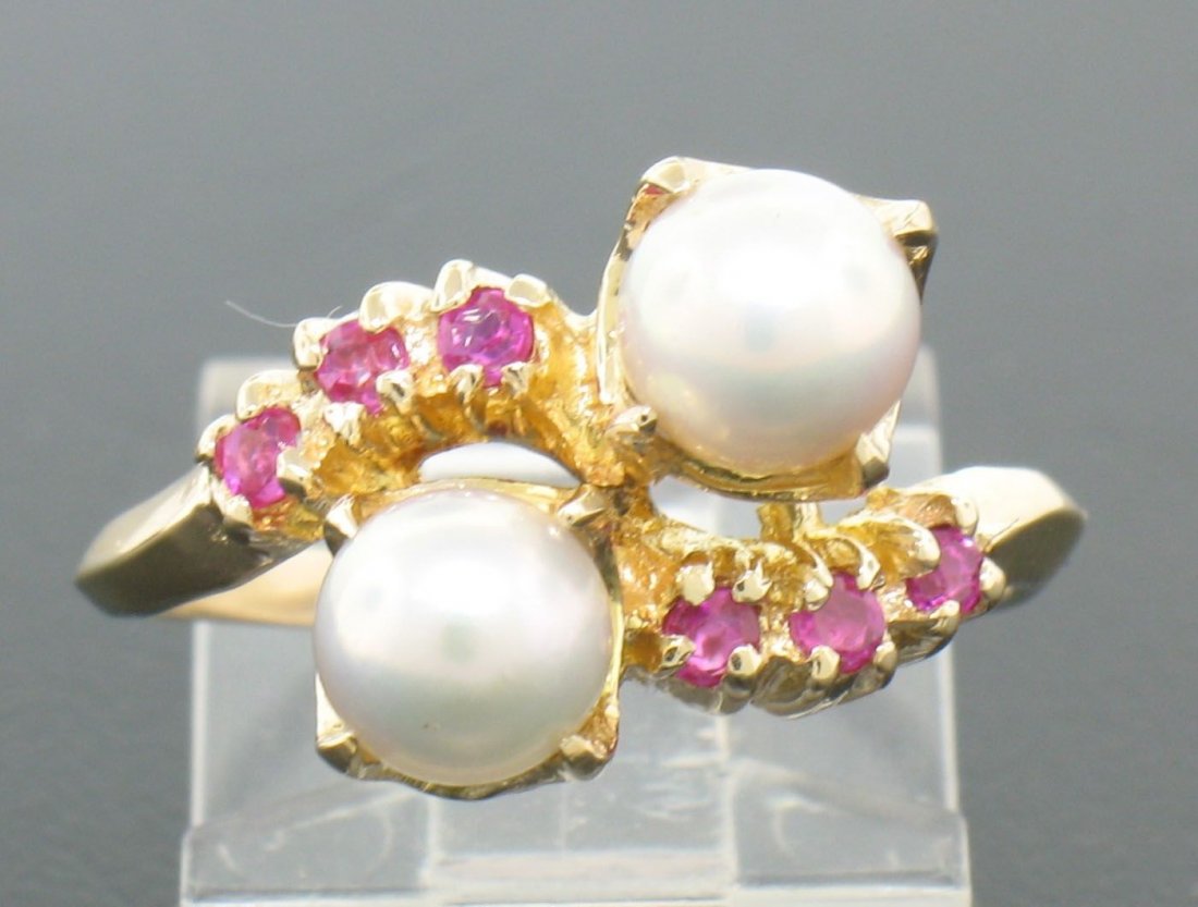Vintage 10k Yellow Gold Pearl Ring (1 of 5)