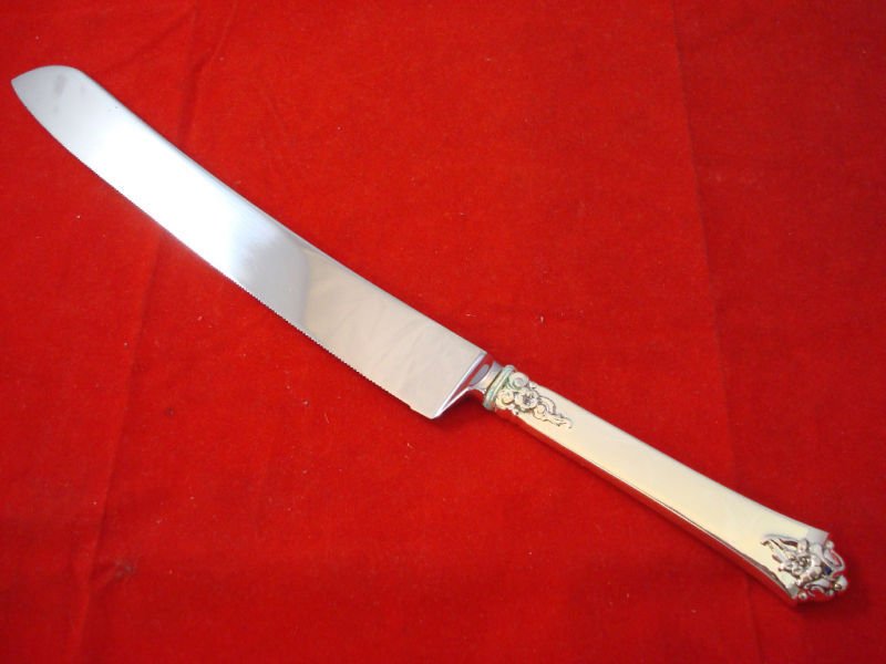 CASTLE ROSE ROYAL CREST STERLING BREAD / CAKE KNIFE (1 of 1)