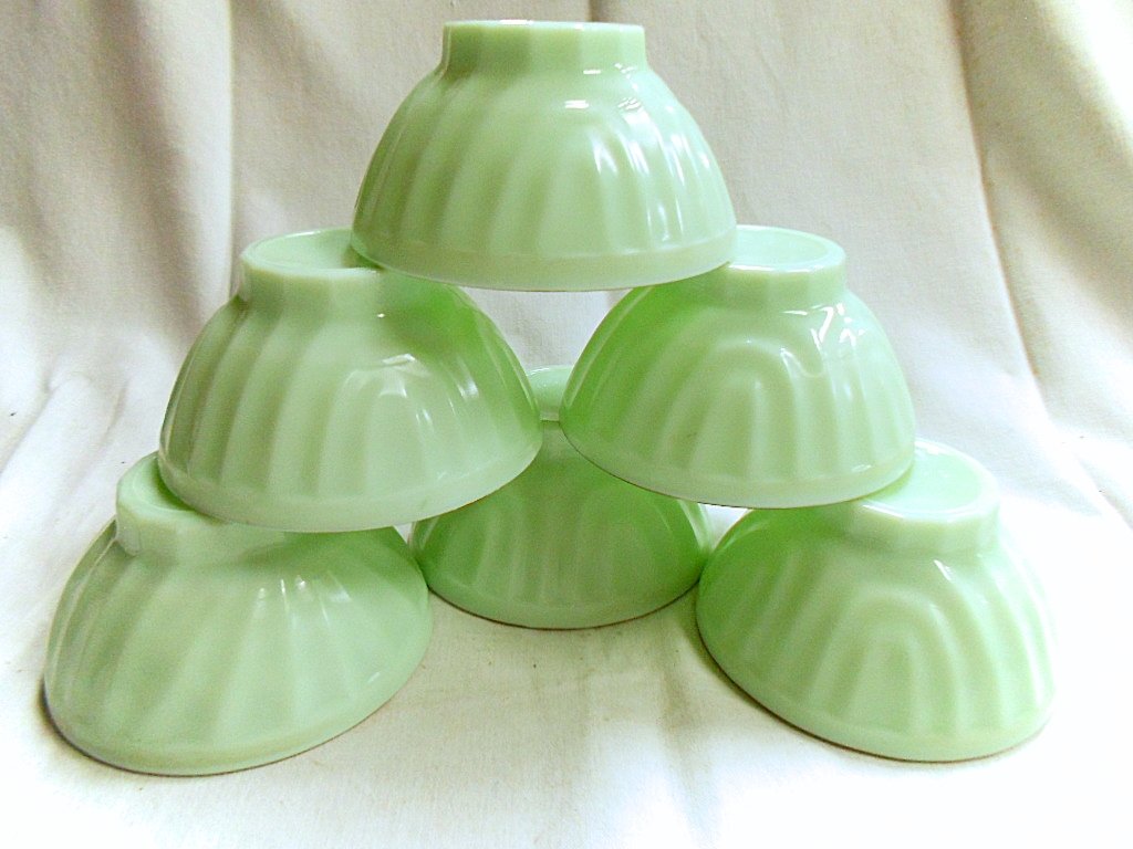 Set of 6 French Green Opaline Pressed Glass Café au (1 of 6)