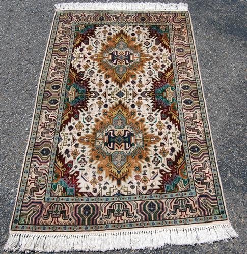 SIMPLY GORGEOUS HANDMADE TABRIZ GEOMETRIC DESIGN RUG (1 of 4)