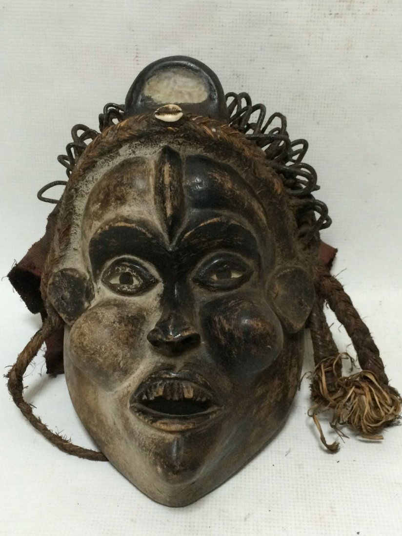 Bacongo Fetish Mask (1 of 7)