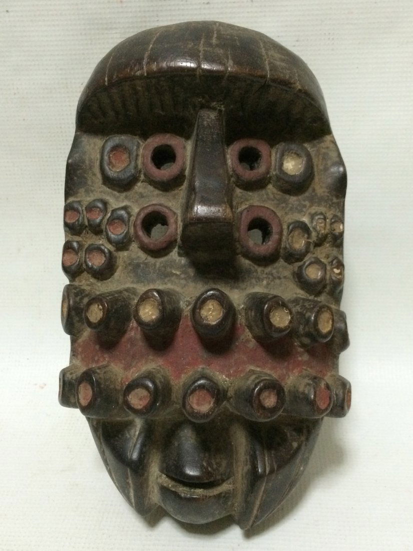 Dan Guere Mask (1 of 5)