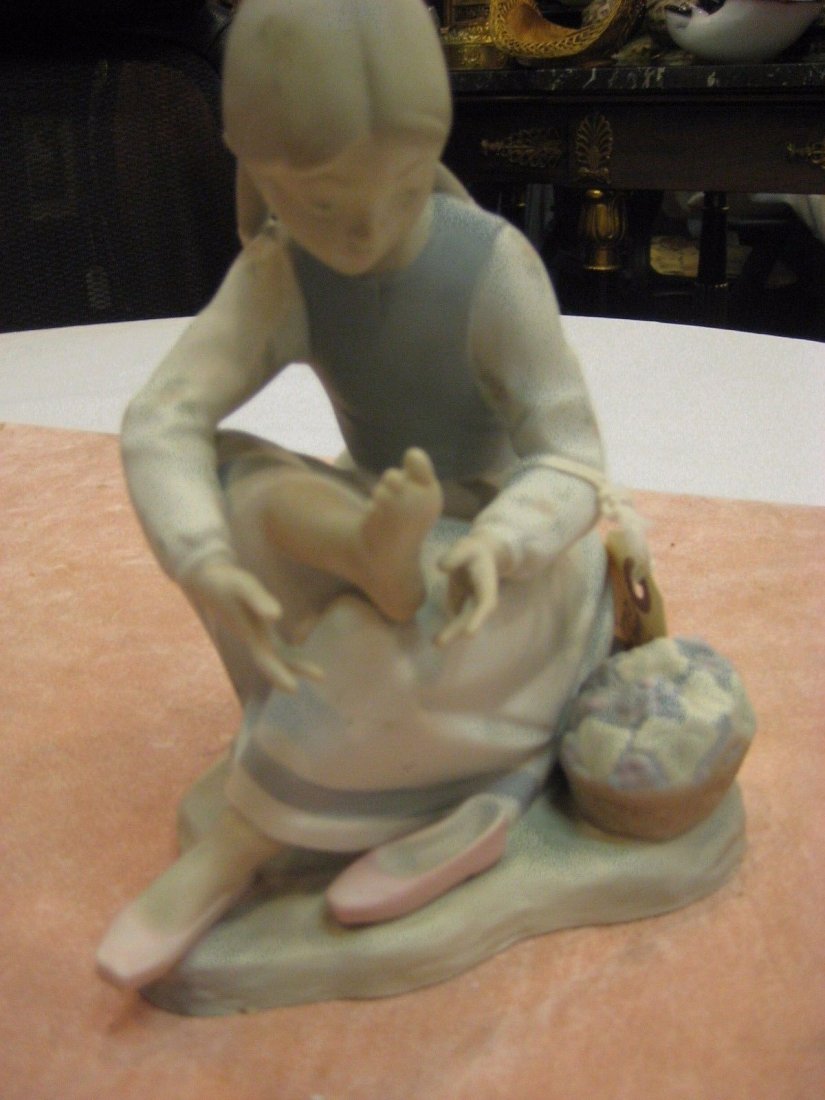 Lladro Girl Figurine Sitting Without One Shoe (1 of 4)