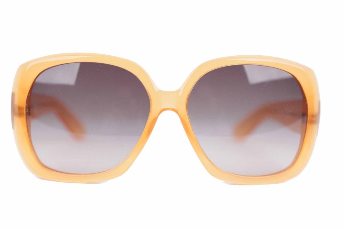 ROMEO GIGLI orange oversized SUNGLASSES RG7106/S: ROMEO GIGLI orange oversized Sunglasses RG7106/S Gradient lens diva Shades Frame - Vintage stock, hardly any wear. Please follow reading for details - Orange oversized sunglasses, with smoked gray gra