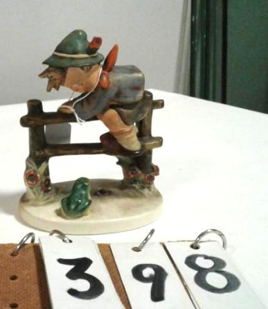 Hummel Figurine - Retreat To Safety: Signed M.I. Hummel, Goebel, West Germany #201, TMK-2-1949 (6"H)