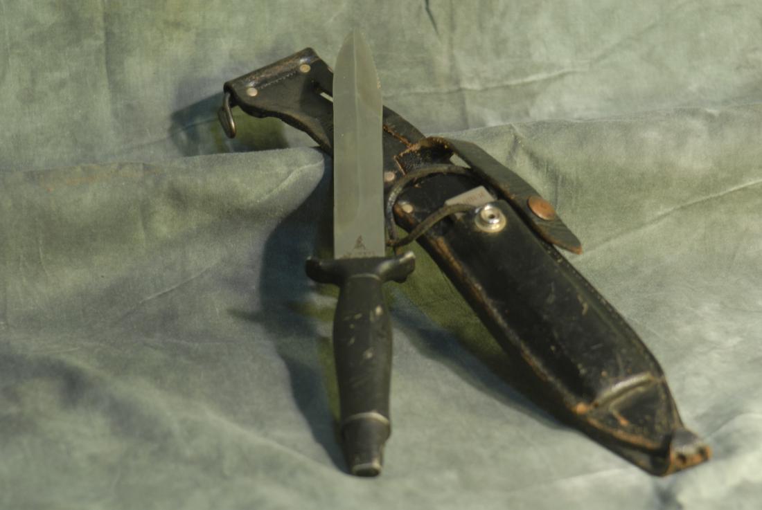 Gerber Survival Knife: Gerber Survival Knife/Sheath Model #DSC9199