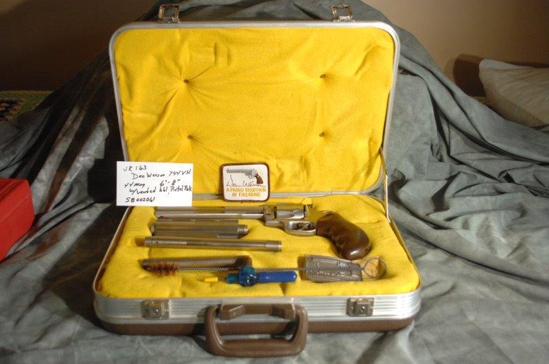DAN WESSON, 744 VH: 44 Magnum, 6 & 8 Barrel, Stainless Steel, Pistol Pak, SerNo--SB002061