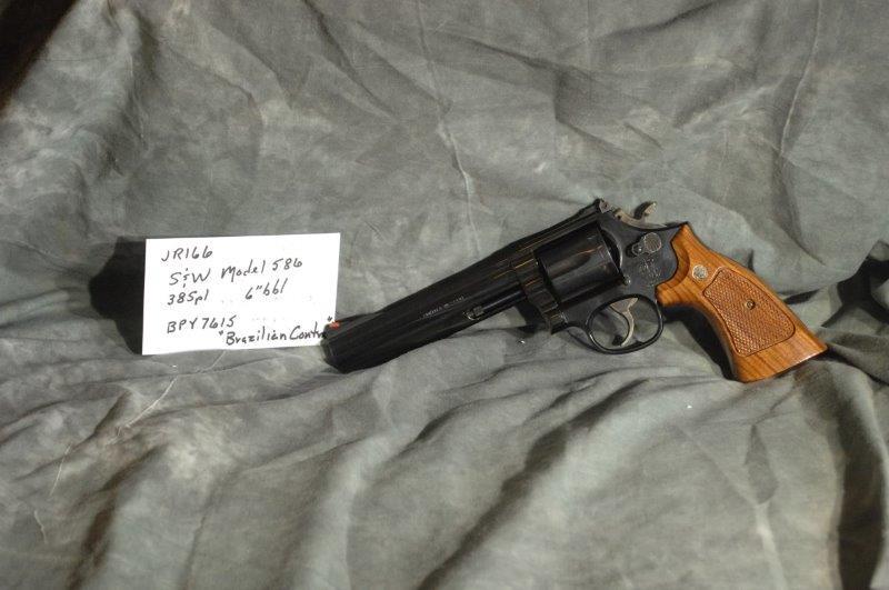 SMITH & WESSON, 586, Brazilian Contract: 38 SPL, 6 Barrel, Blue, Brazilian Contract, SerNo--BPY7615.Alleged to be only 1000 in the US after manufacture. Un-fired condition.