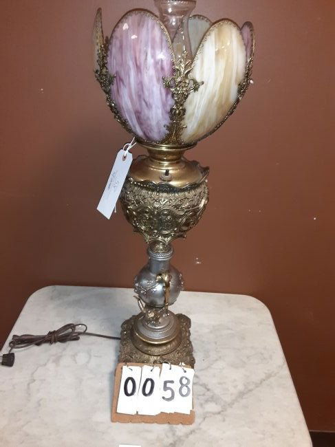 Fancy Brass Kerosene Cherub Lamp (1 of 5)