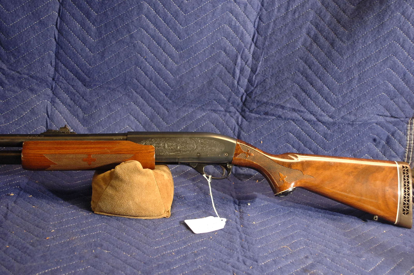 Remington 870 pump shotgun (1 of 4)