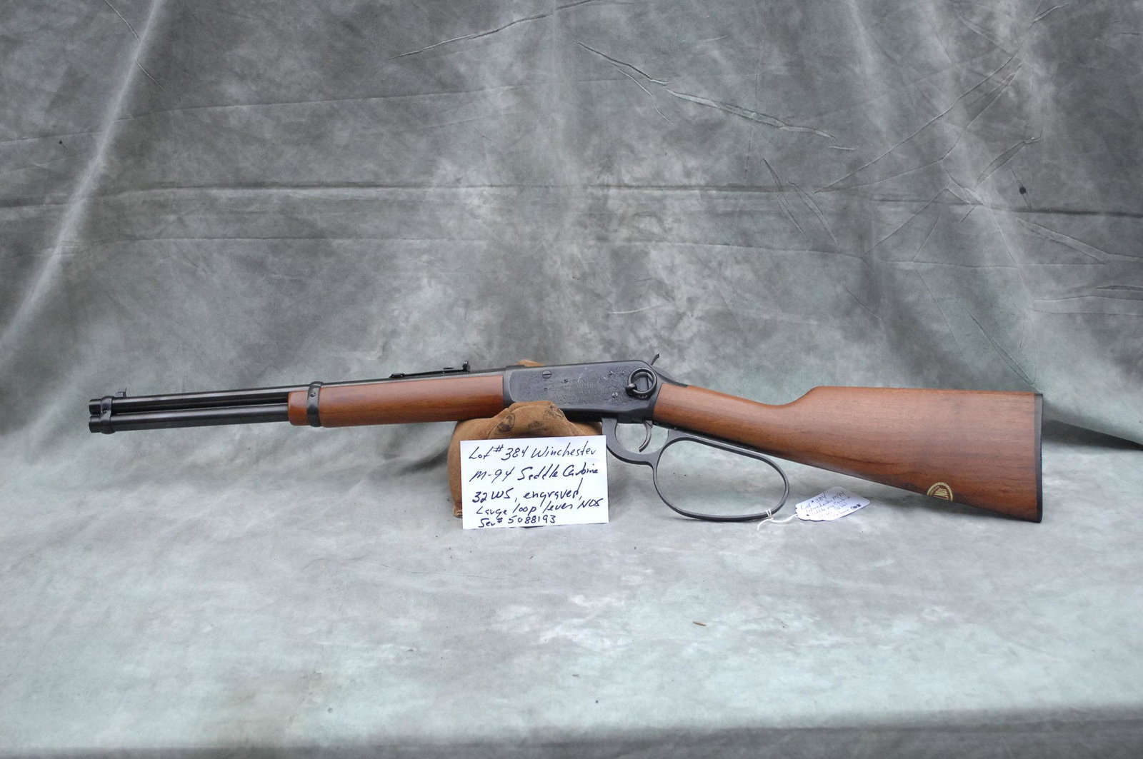 Wincester M-94 Saddle ring carbine: .32Win Spl, 16" bbl, highly engraved, large loop lever, ser# 5088193, N.O.S. no box