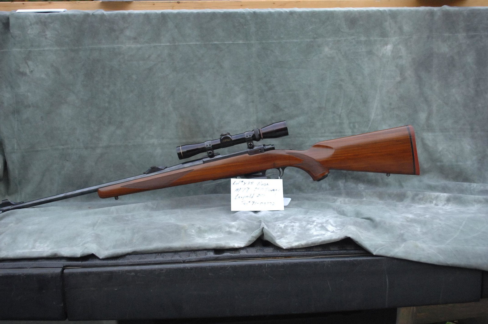 Ruger M77: 250 Savage Leupold 2-7 Ser# 71-03772