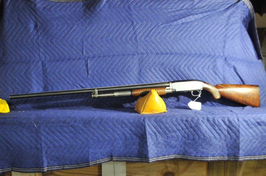 Winchester Model 12: Winchester Model 12. 12 gauge 2.75" full. Wear on the stock and finish. Serial No. 927846 (on receiver. Barrel assembly Serial No. 938919.