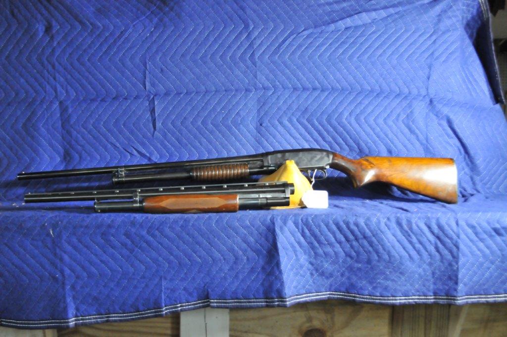 Winchester Model 1912: Winchester Model 1912. 20 gauge 2.75" full. 24" bbl. Reblued. Serial No. 131179. Extra barrel set. 24" VR bbl. Serial No. 274100.