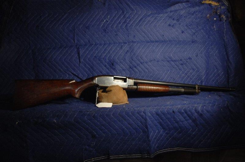Winchester Model 12 pump shotgun: 12 ga, 2 3/4" chamber, 28", C-Lect choke, shiny bore. Serial number 997590