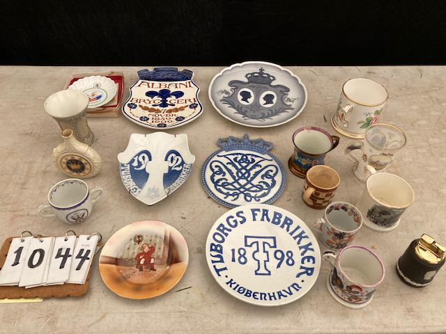 18 19c Porcelain Items: 18 19th century porcelain items. Five commemorative plates (three Royal Copenhagen, one Royal Vienna), see photos. One Wedgwood England 1940s porcelain lighter by Evans Japan. Six porcelain 1830s cups