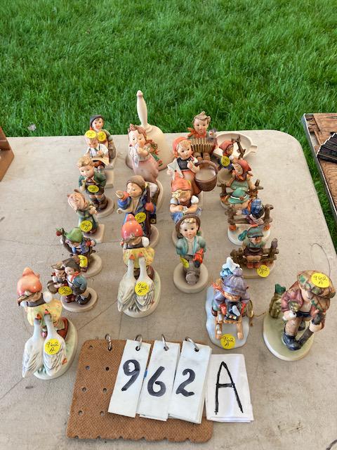 25 Hummels: 25 loose Hummels. See photos. A few include: Just Resting (3 lines), Goose Girl (Goebel), Little Drummer (3 lines), Accordian Boy with Bird ash tray, Here he Here he (Goebel), Heavenly Angel (Goebel),