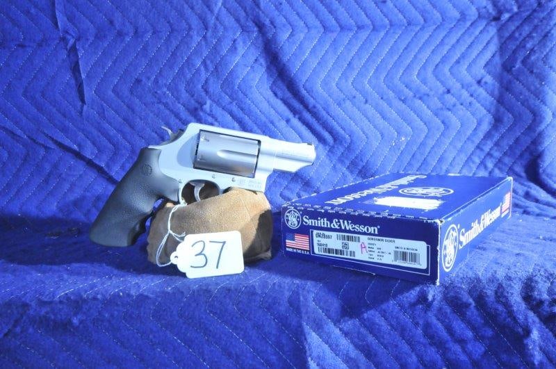 Smith & Wesson Governor: Smith & Wesson Governor. 45 Colt, 45ACP, 2.5" 410. 2.75" barrel. Possibly unfired. Serial No. DNZ8597.