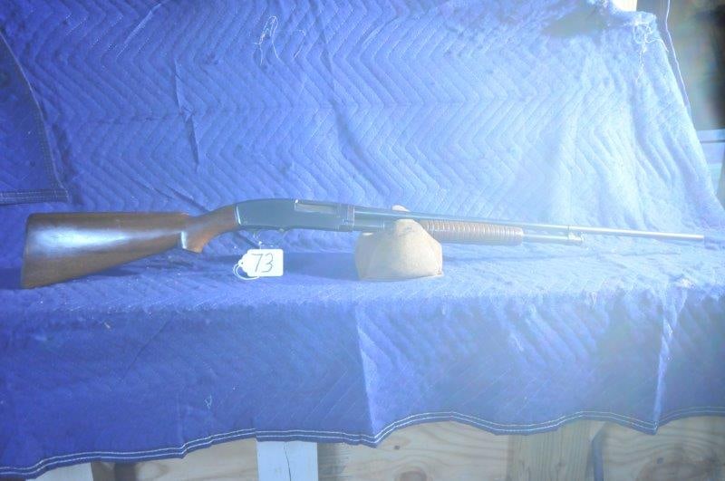 Winchester Model 42: Winchester Model 42. 410 3" shells. 26" plain mod barrel. Serial No. 42869. Manufactured in 1940.