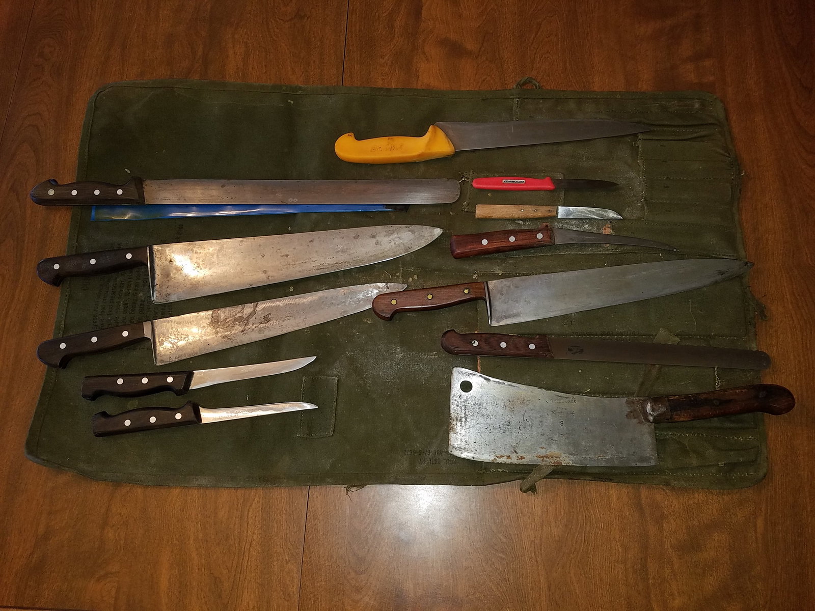 Military Field Butcher Kit: Military Field Butcher Kit. In roll. See photos.