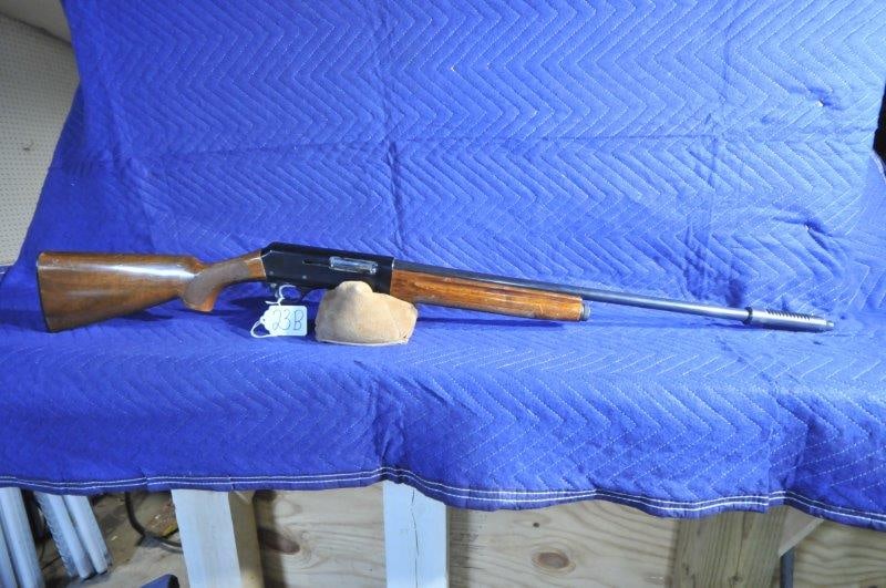 Franchi 20 Gauge Shotgun: Franchi 20 gauge shotgun. 26" barrel with Cutts compensator. Only one choke. Very nice condition with just a few blemishes on the stock and forend. Metal finish in good condition. Serial No. 03293 wit