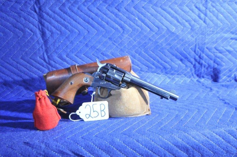 Ruger Early Flat Top Single Six: Ruger Early Flat Top Single Six. 22LR/22WMR. 5.5" barrel. Factory update not applied. Normal handling and shooting wear on the finish. Serial No. 497229.