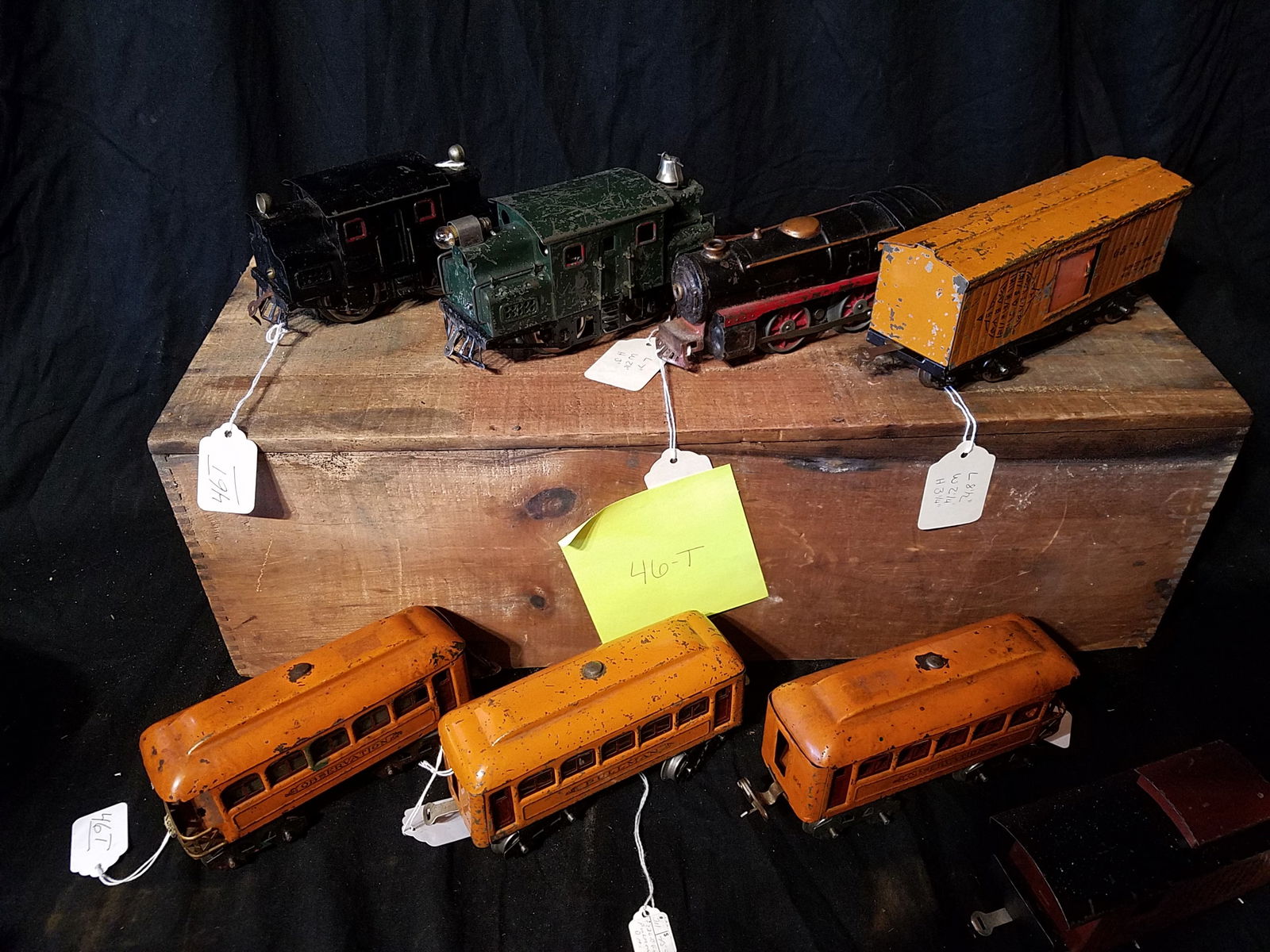 Eight Lionel Train Cars (1 of 3)