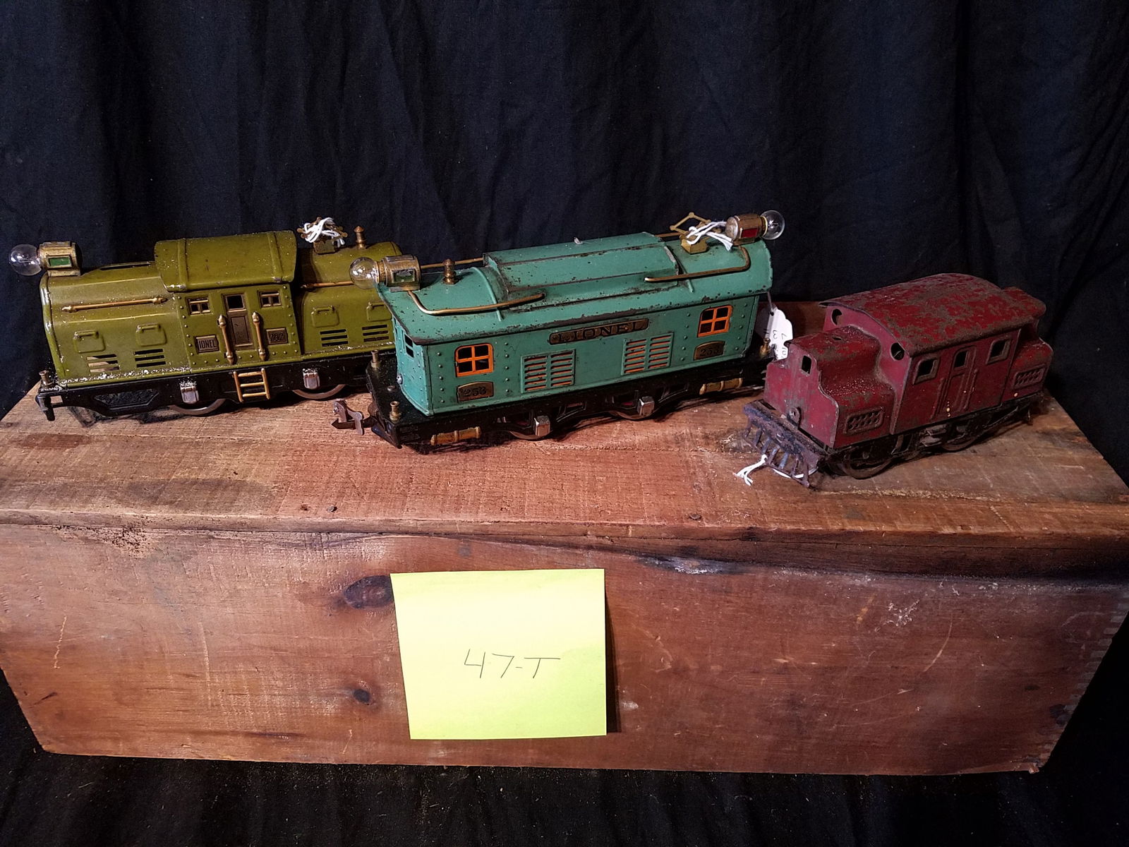 Three Lionel Train Cars (1 of 7)