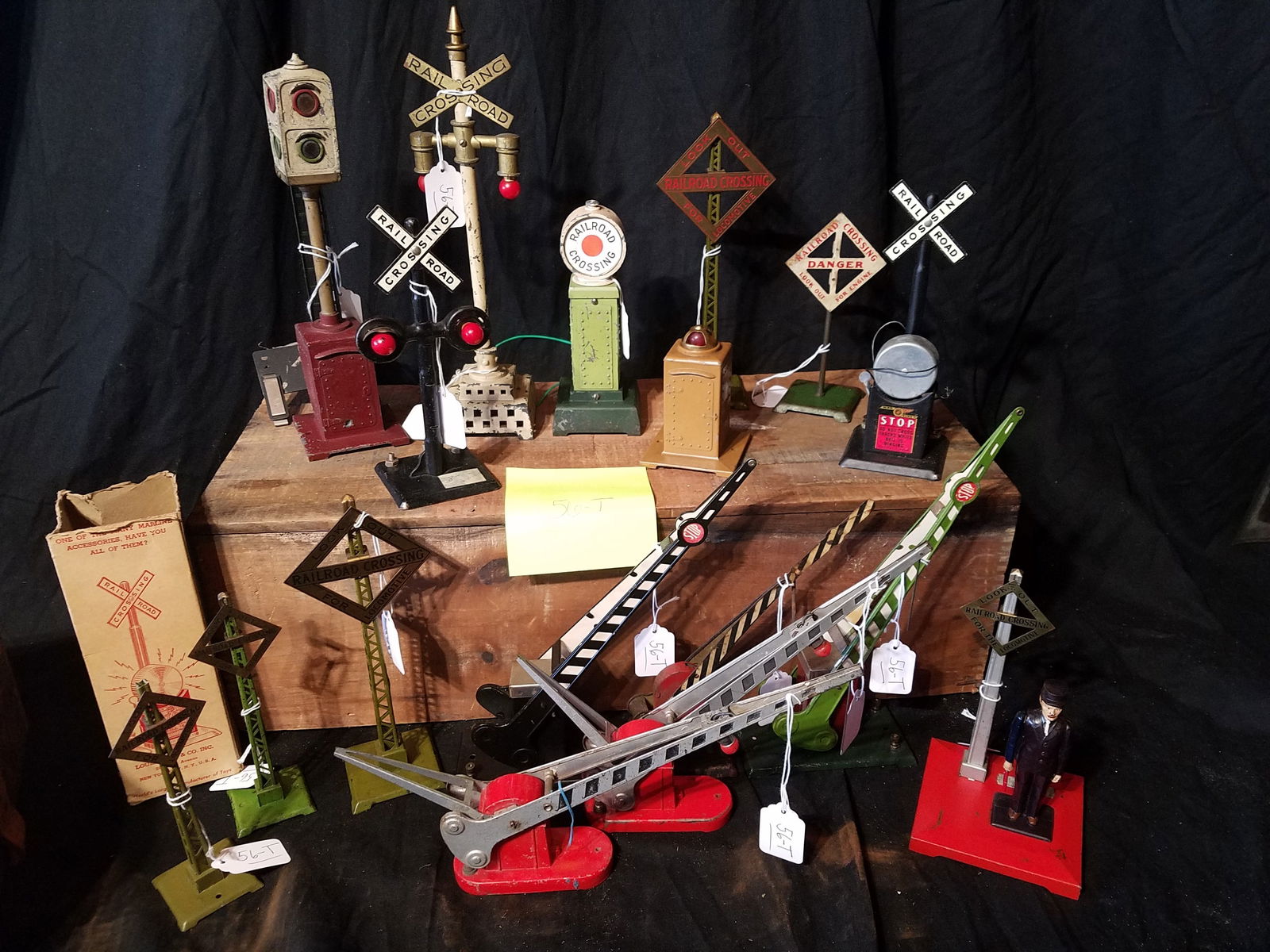 17 Lionel, Marx and American Flyer Train Crossing Pieces (1 of 4)