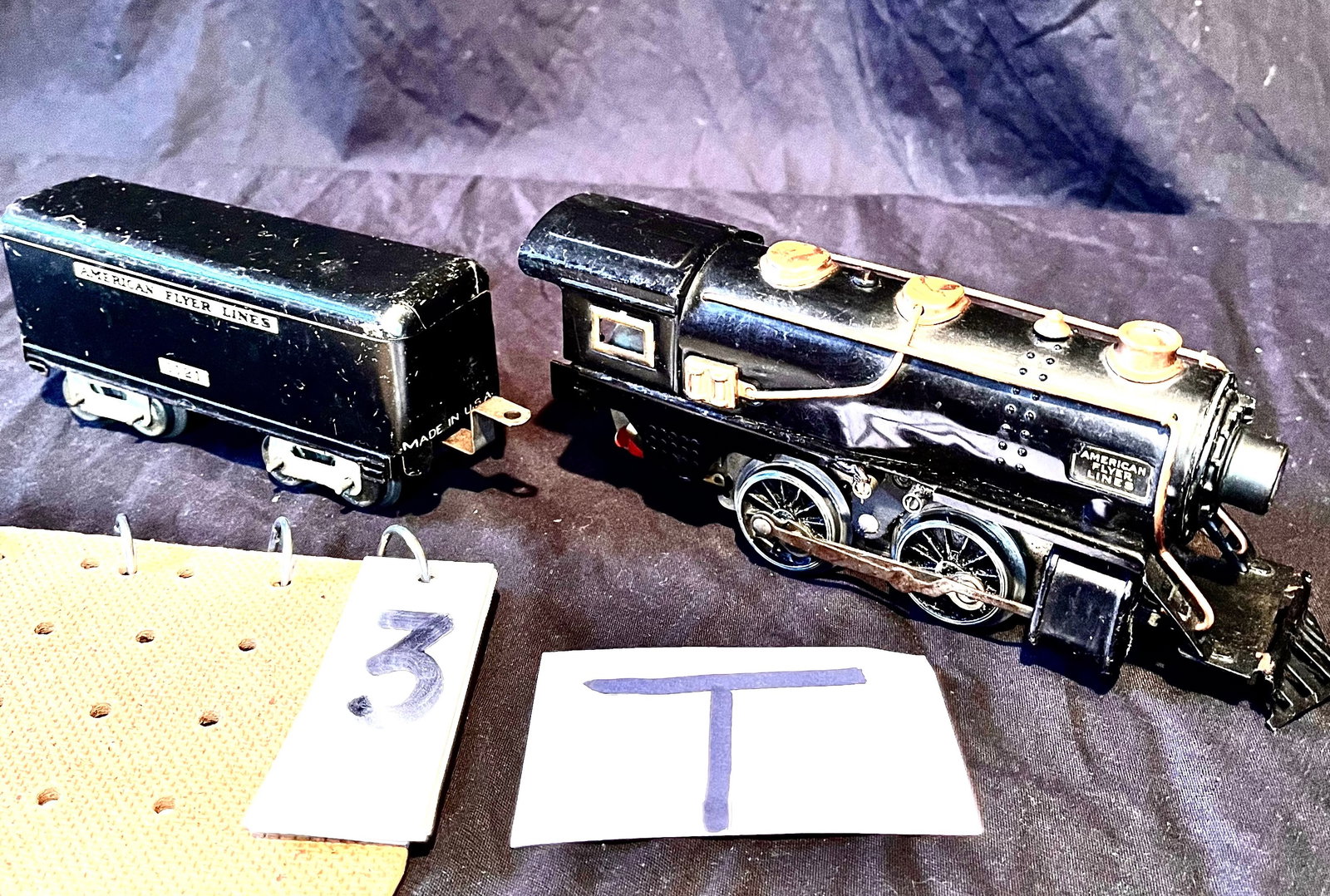 American Flyer Lines Engine and Car (1 of 5)