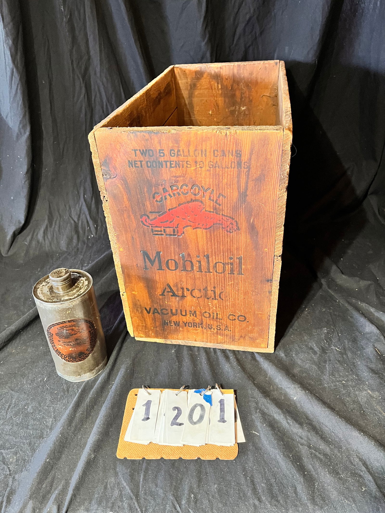 Mobil Gargoyle Socony Tin & Mobil Gargoyle Socony Wood Box (1 of 4)