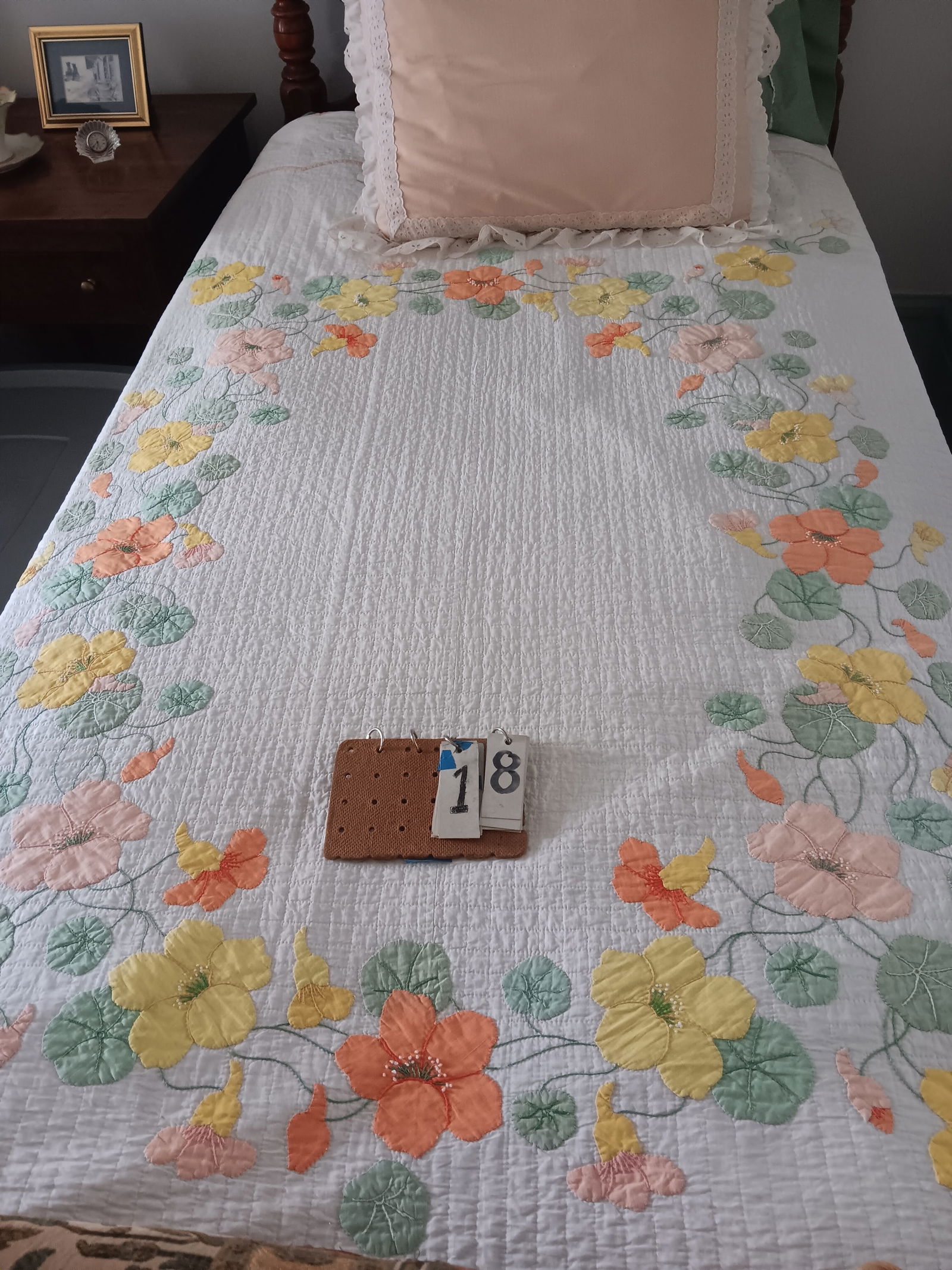 Matching Pair of Hand Done American Floral Applique Quilts (1 of 3)