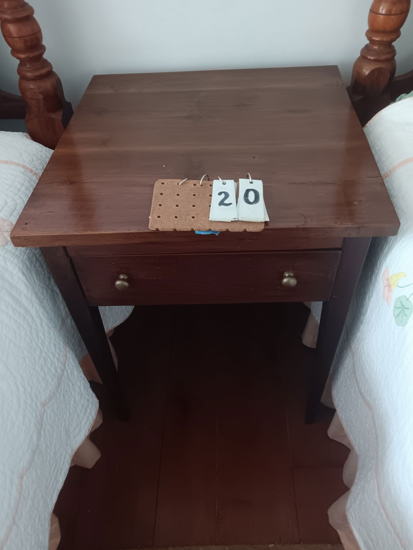 American One Drawer Hepplewhite Cherry Stand (1 of 3)