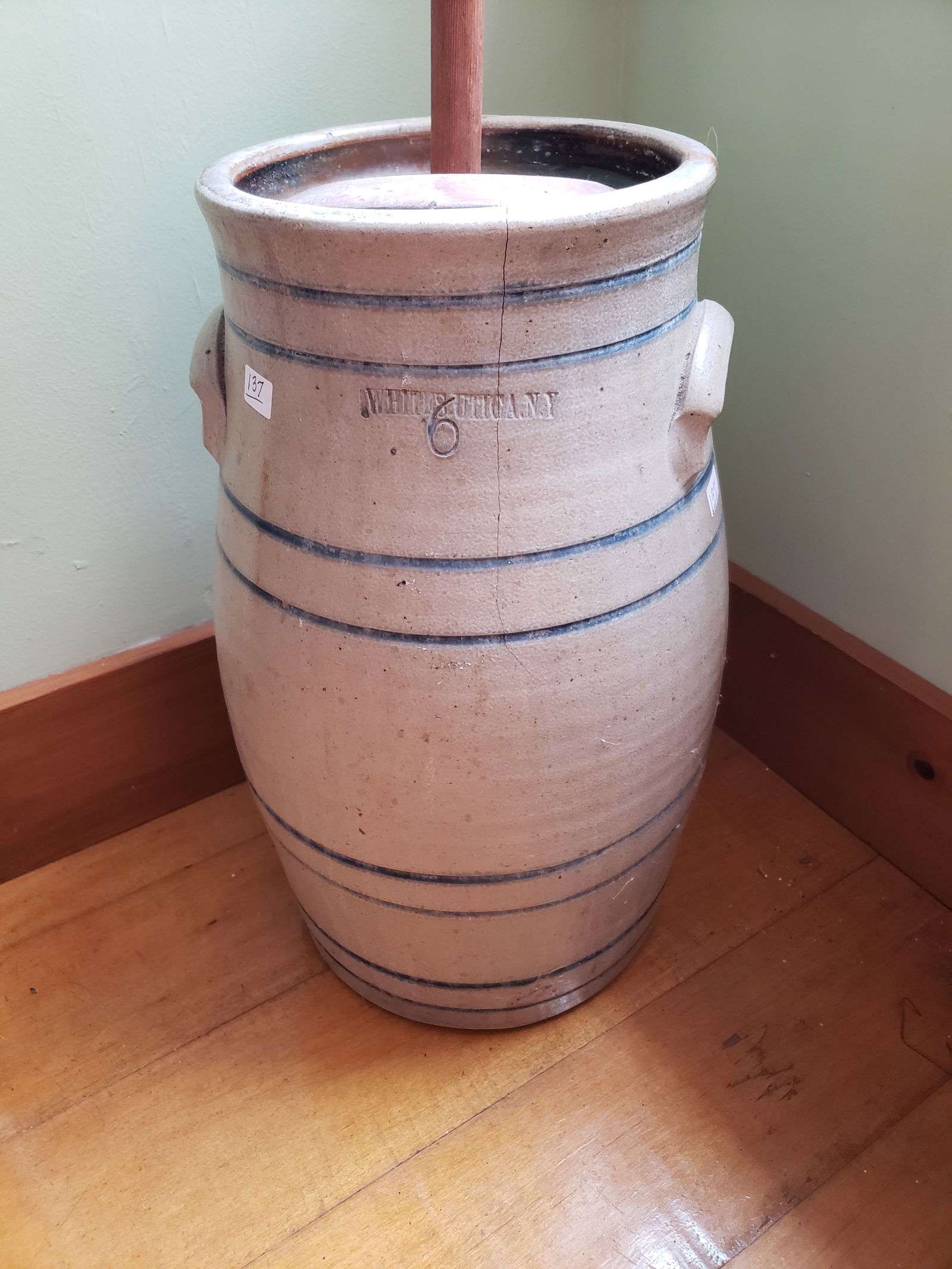 1830s Whites of Utica Six Gallon Butter Churn (1 of 3)