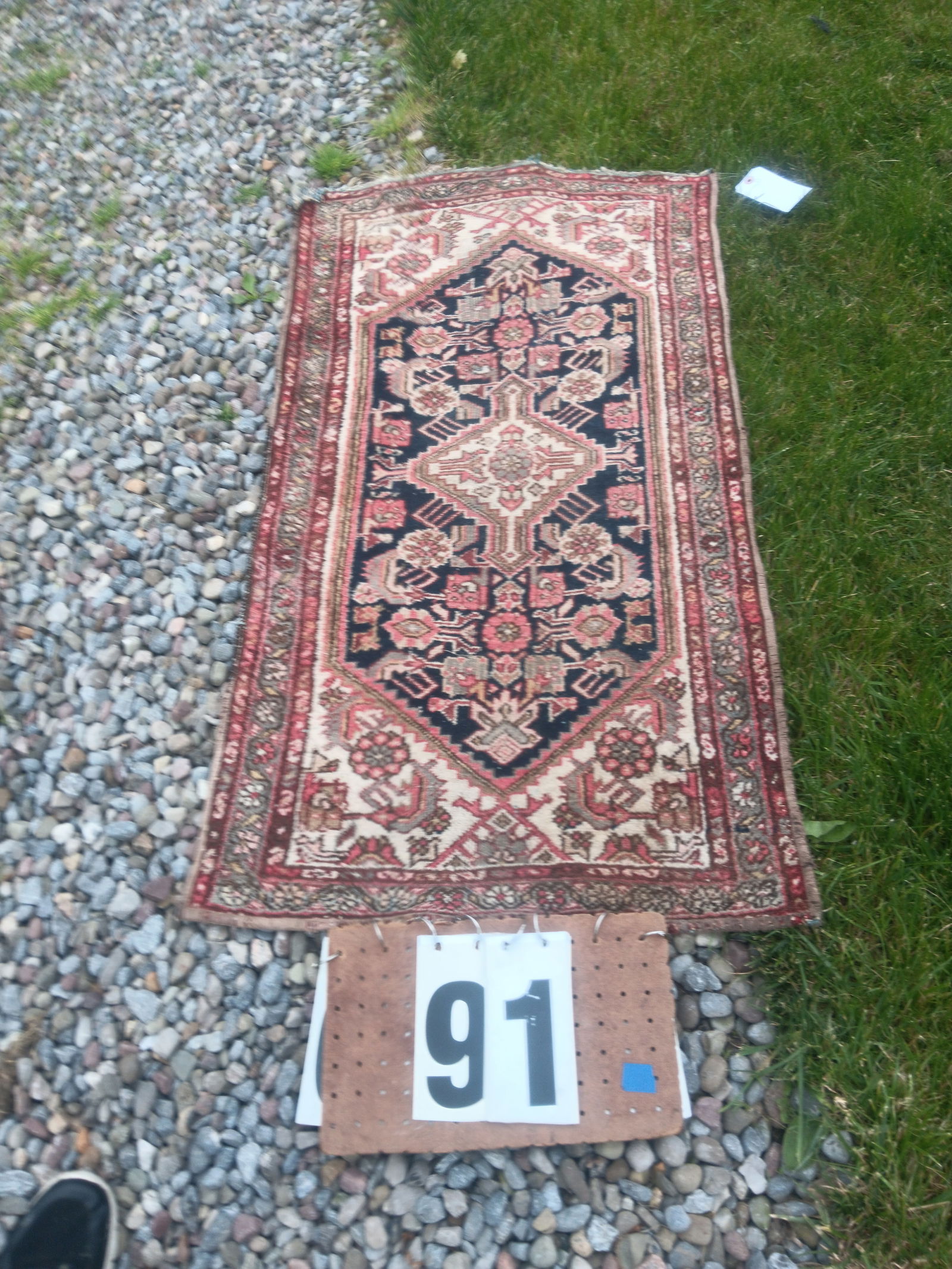 Handmade Iranian Hamadan Oriental Rug: Handmade Iranian Hamadan Oriental rug. 49"l x 28"w. See photos. From the Dr. Thomas Fallon Collection.