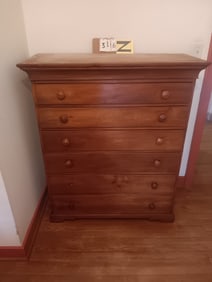 1790s-1810s American Cherry Six Drawer Graduated Chest