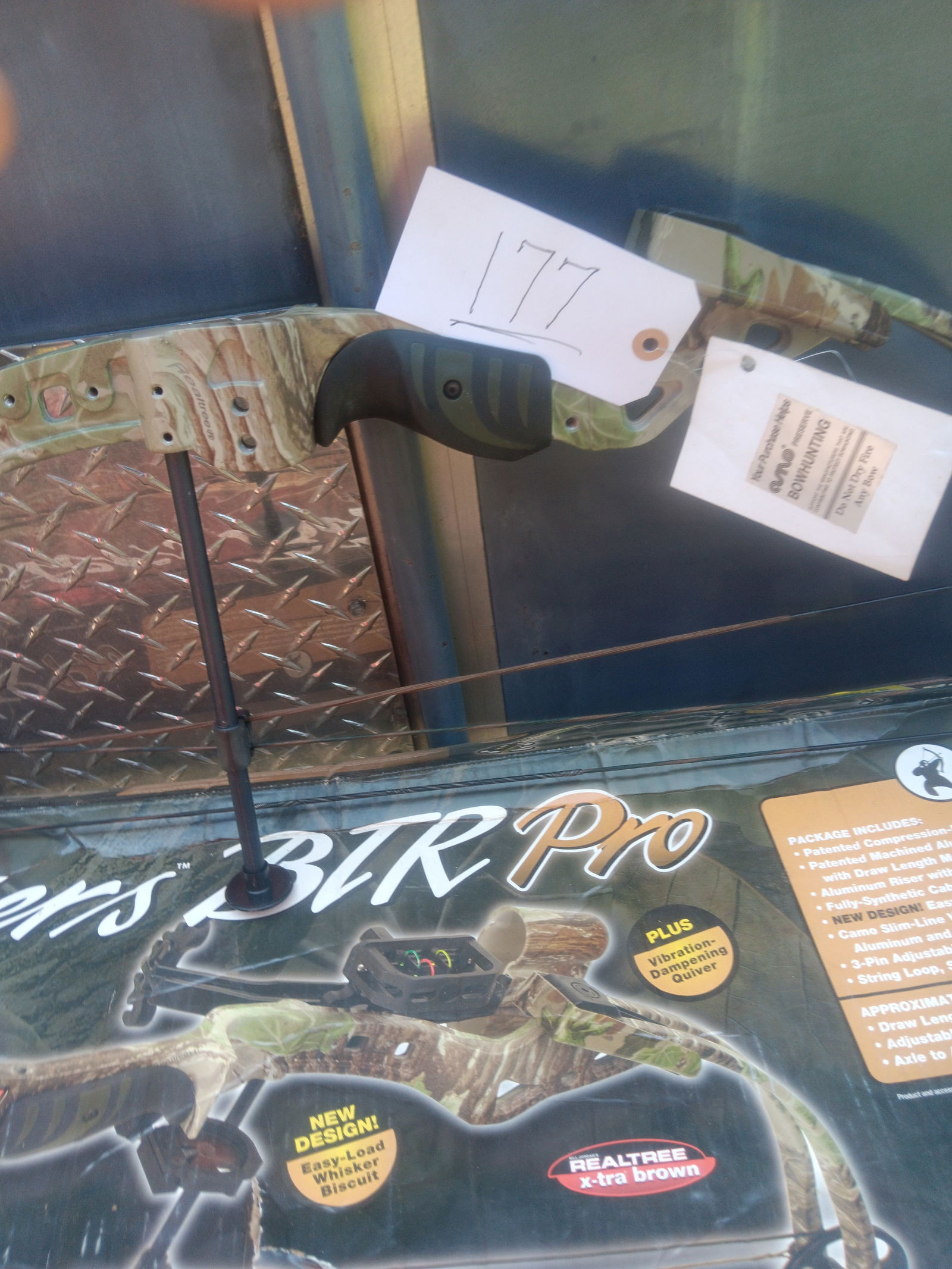 Buckmasters BTR Pro Compound Bow: Buckmasters BTR Pro compound bow. See photos.