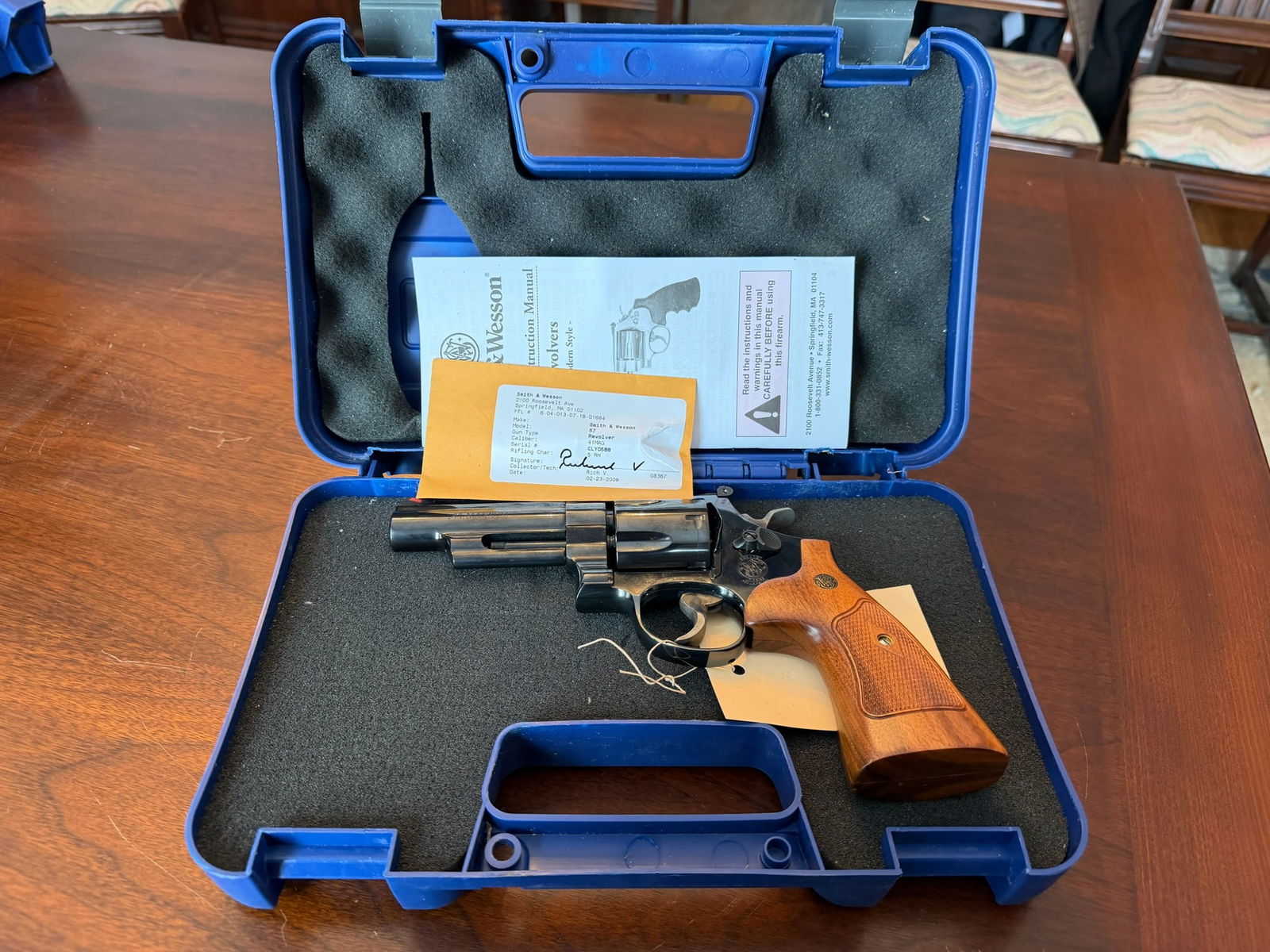 Smith & Wesson Model 57-6: Smith & Wesson Model 57-6. 41 Remington Magnum. Serial No. CLY0588. See photos.