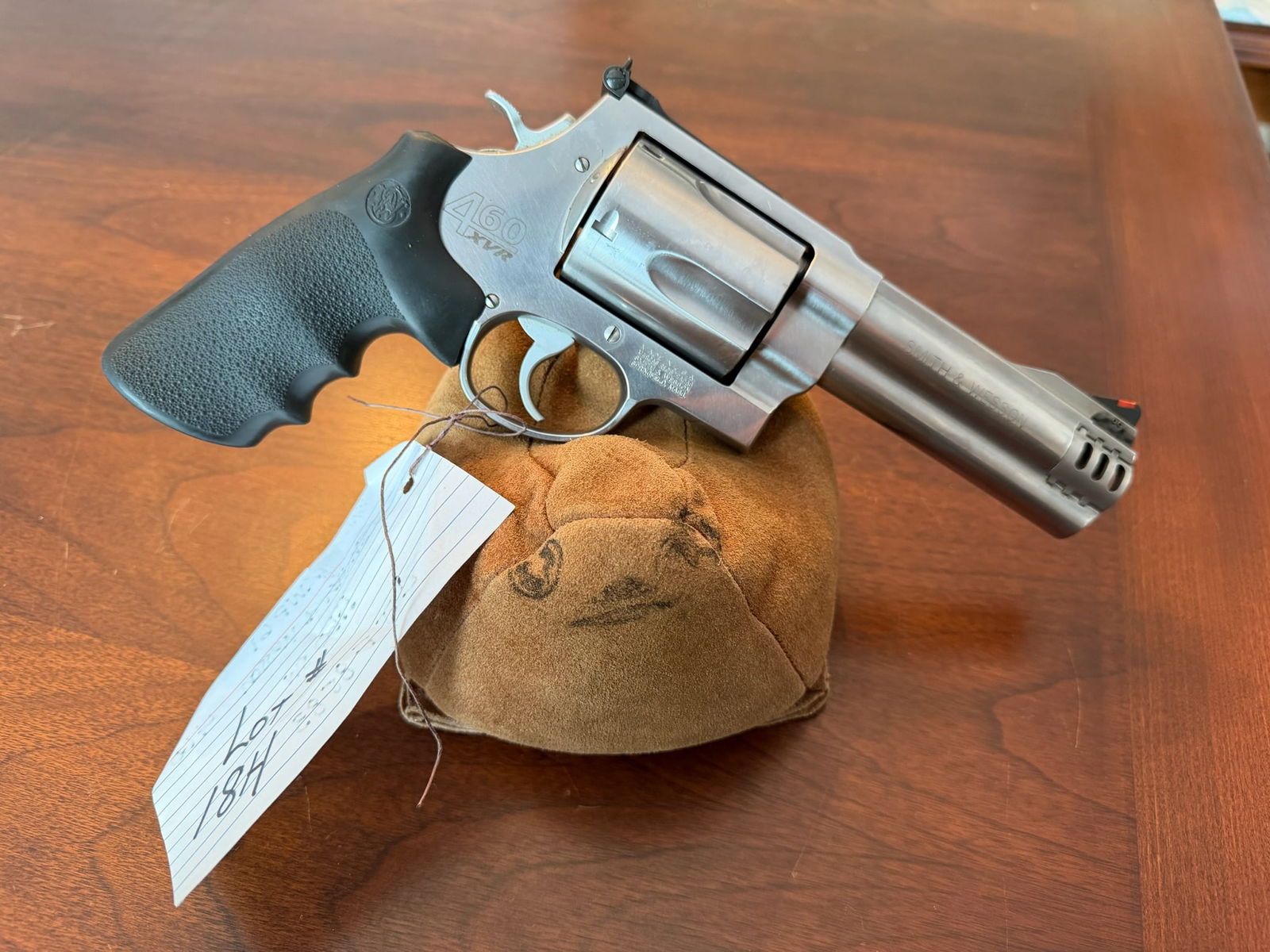 Smith & Wesson Model 460 - 2