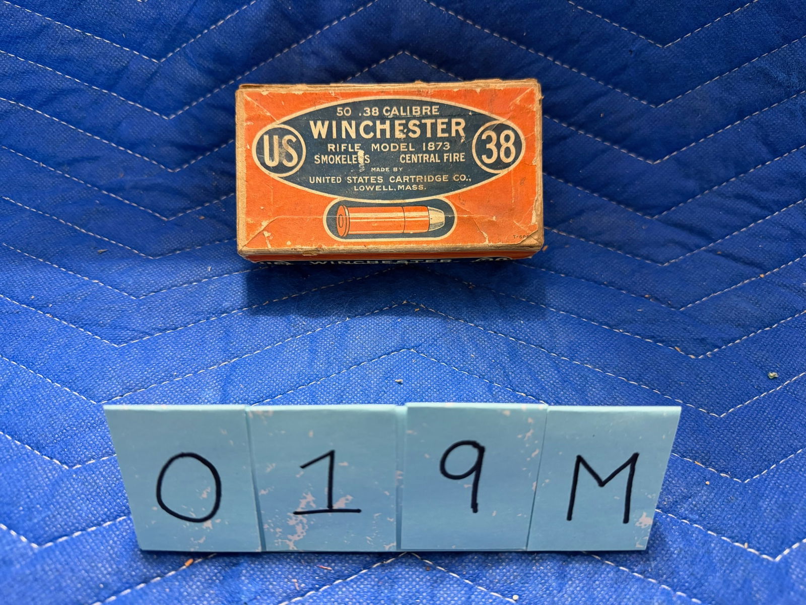 Vintage Two Part Box of US Cartridge Co. 38 Caliber Winchester Ammo: Vintage two part box of US Cartridge Co. 38 caliber Winchester ammunition. Rifle Model 1873. 22 rounds. See photos.