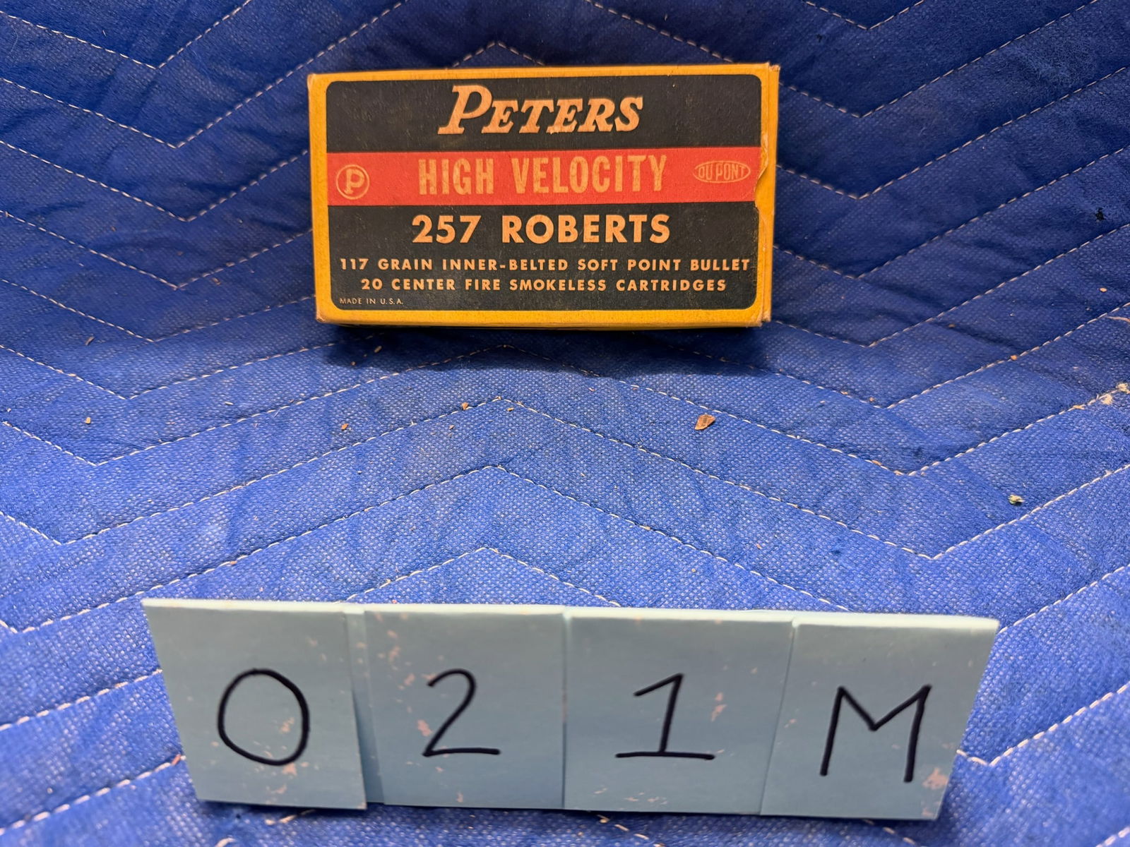 Vintage Box of Peters High Velocity 257 Roberts Ammo: Vintage box of Peters High Velocity 257 Roberts ammunition. 117 grain inner-belted SP bullets. 20 center fire smokeless cartridges. See photos.